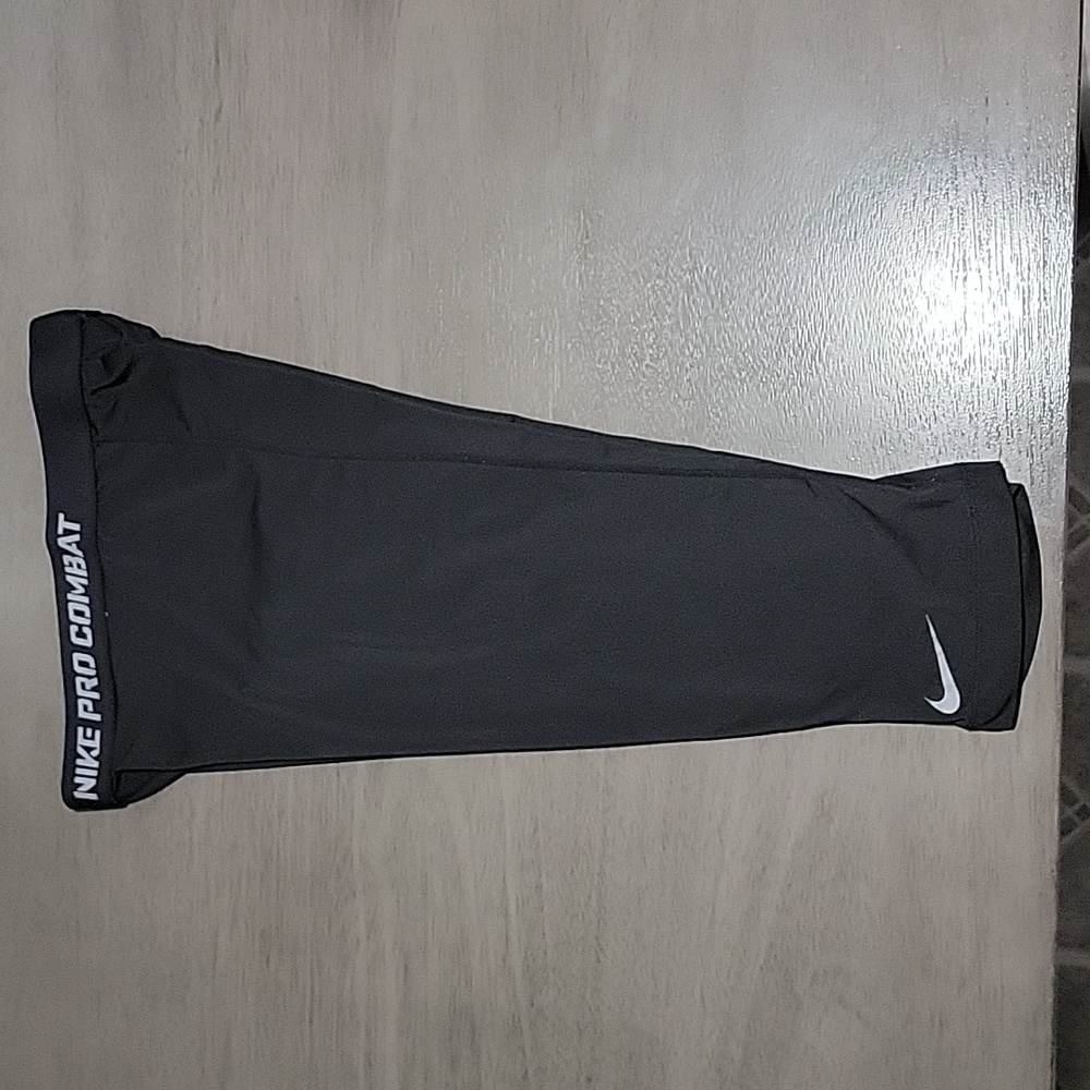 Nike Pro Combat Cropped Compression Leggings - image 3